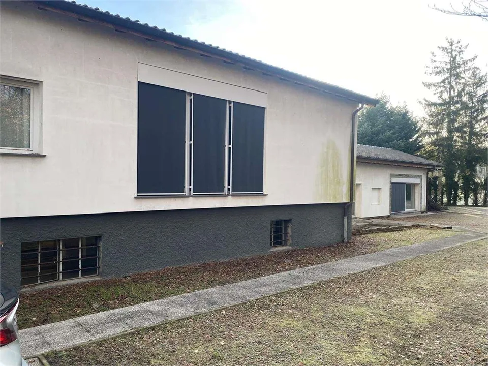 Novazzano splendida Tenuta con giardino e spazio per Cavalli