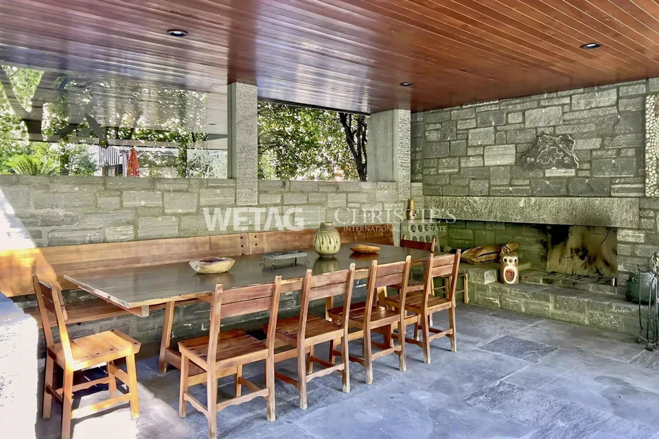 Prestigevolle Villa umgeben von üppigem Grün mit grosszügigem Garte... – Foto 11 von 13