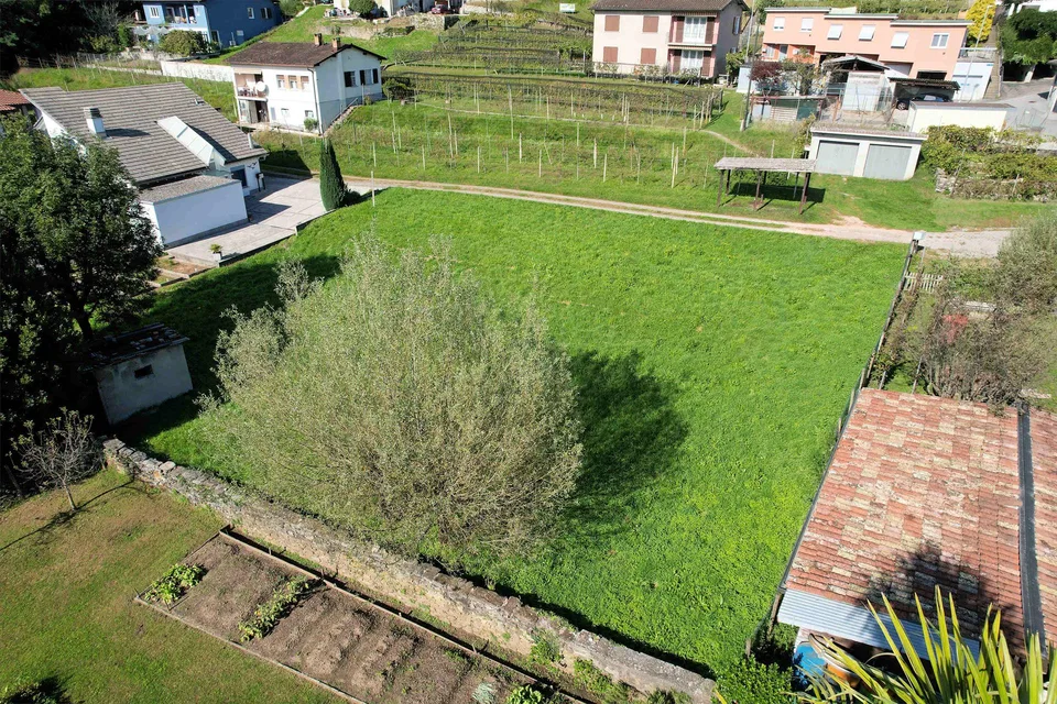 Terreno edificabile R3 in zona molto tranquilla a soli 9 km da Lugano – Foto 9 von 12