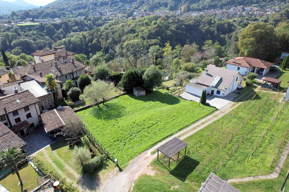 Terreno edificabile R3 in zona molto tranquilla a soli 9 km da Lugano – Foto 10 von 12
