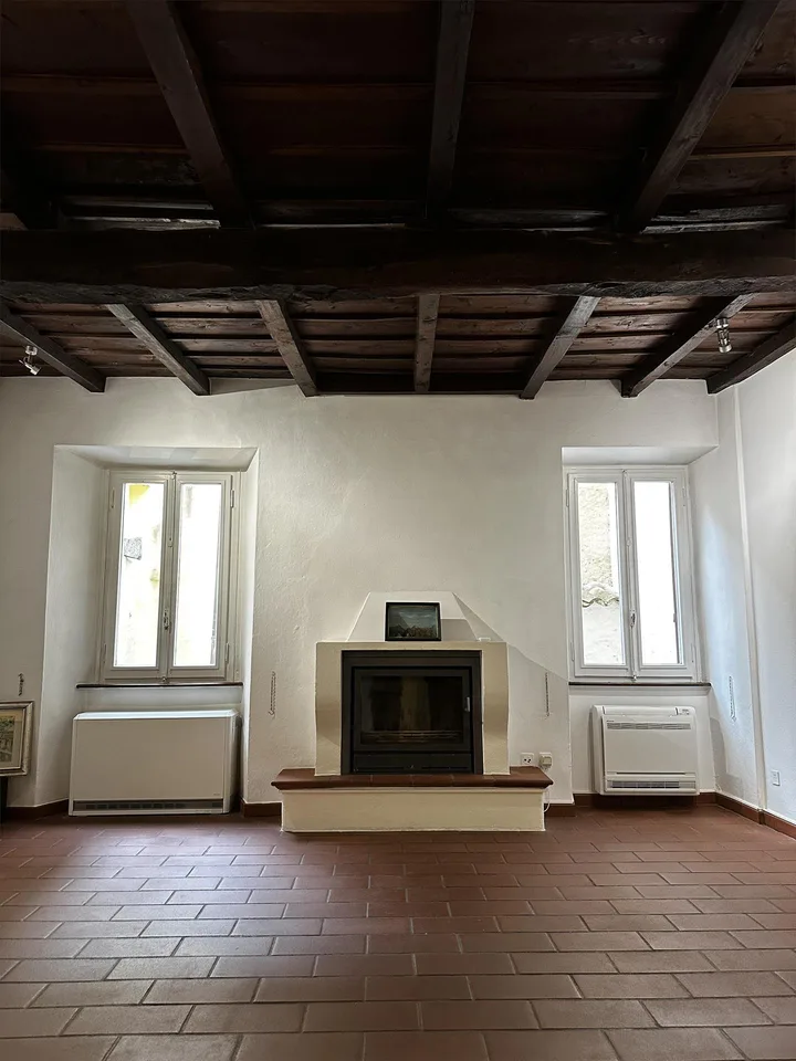 Morcote: residenza su più livelli con corte privata, grottino e gia...