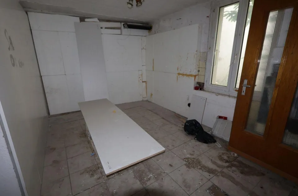 CASA DI PAESE CON FIENILE DA TRASFORMARE COMPLETAMENTE