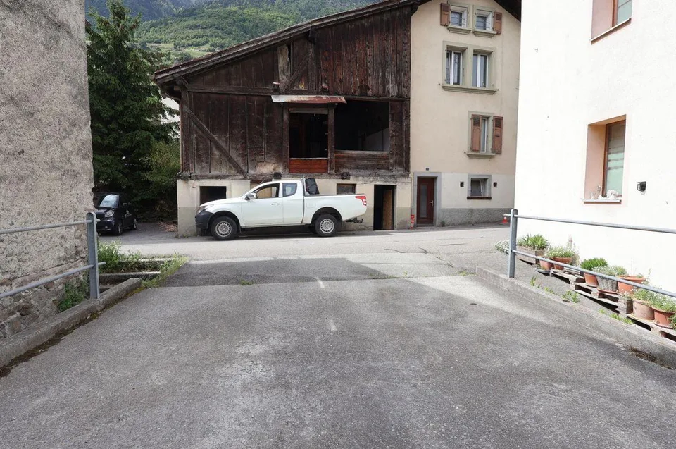 MAISON DE VILLAGE AVEC GRANGE À TRANSFORMER ENTIÈREMENT
