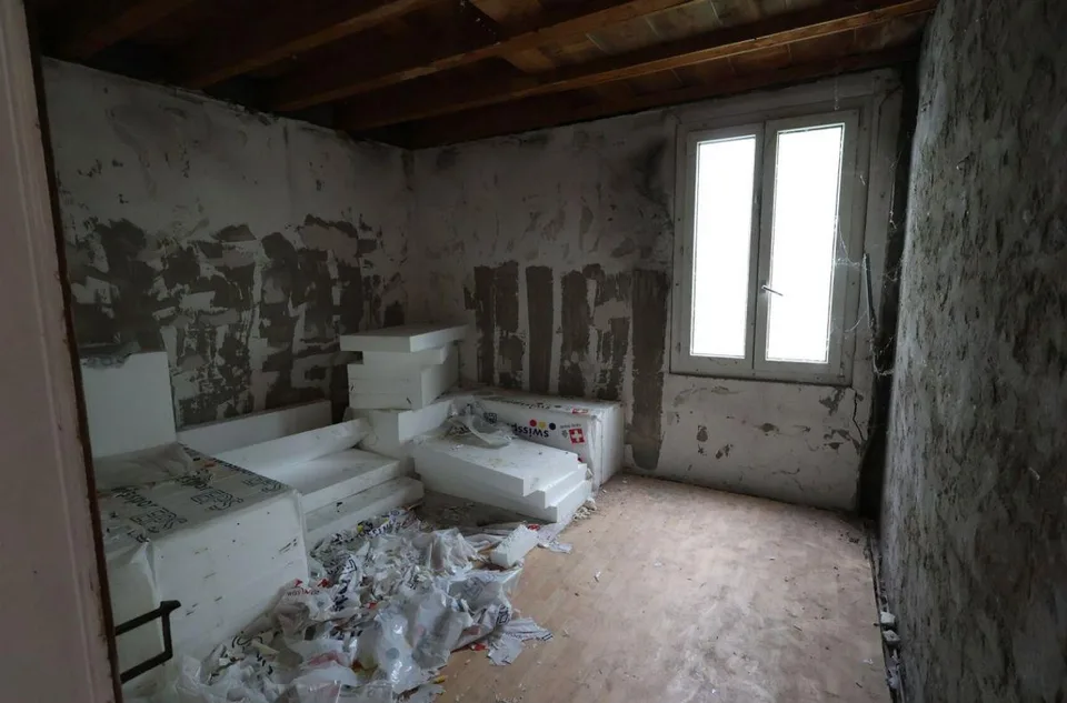 CASA DI PAESE CON FIENILE DA TRASFORMARE COMPLETAMENTE