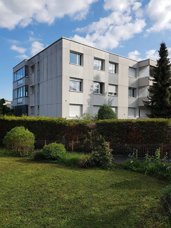 Helle 4-Zimmer-Wohnung mit grossem Balkon in Oberwil kaufen