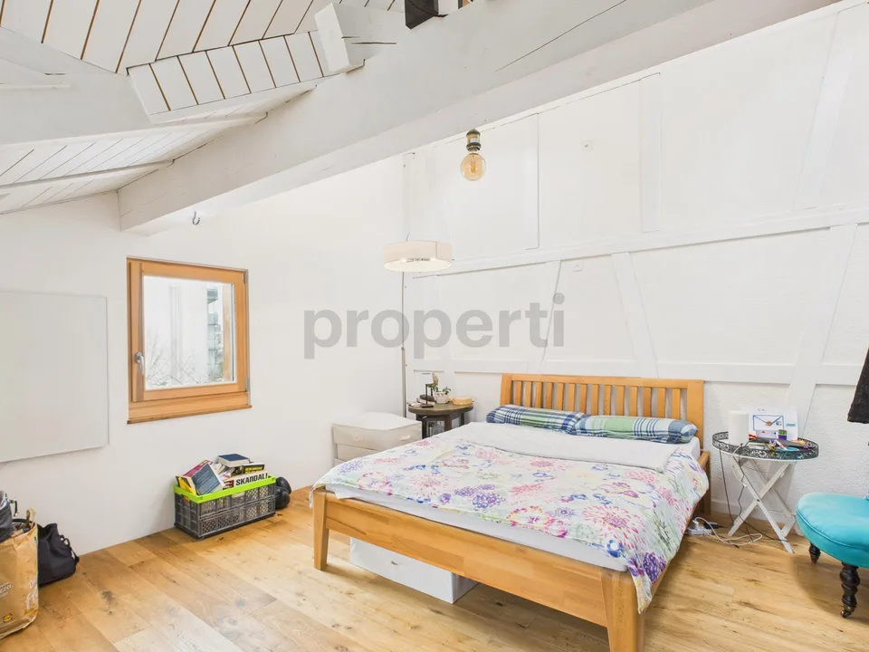 Wohnen und Arbeiten stilvoll vereint – 5-Zimmer-Eckhaus mit separat...