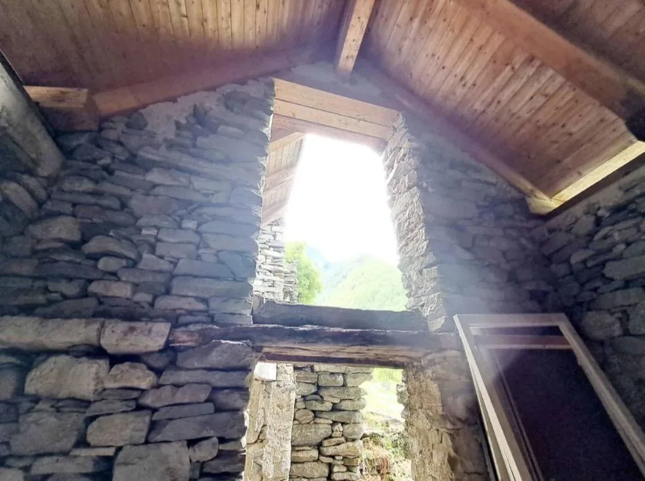 2 1/2-Zimmer-Rustico zum Ausbauen mit Baubewilligung, sehr ruhige, ...