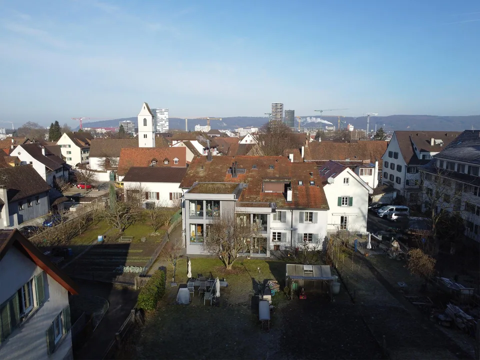 Mehrfamilienhaus im historischen Dorfkern mit viel Potenzial