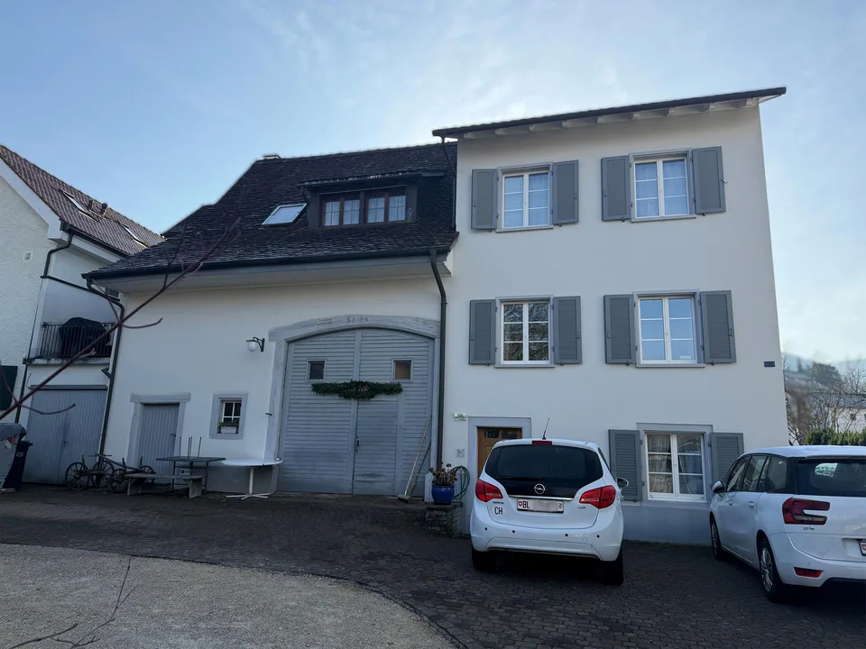 Mehrfamilienhaus im historischen Dorfkern mit viel Potenzial