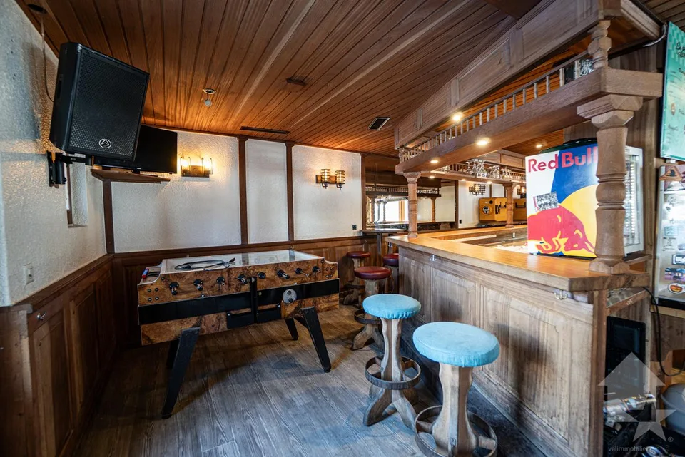 Exceptionnel : bistrot avec duplex 5.5 pièces et studio indépendant