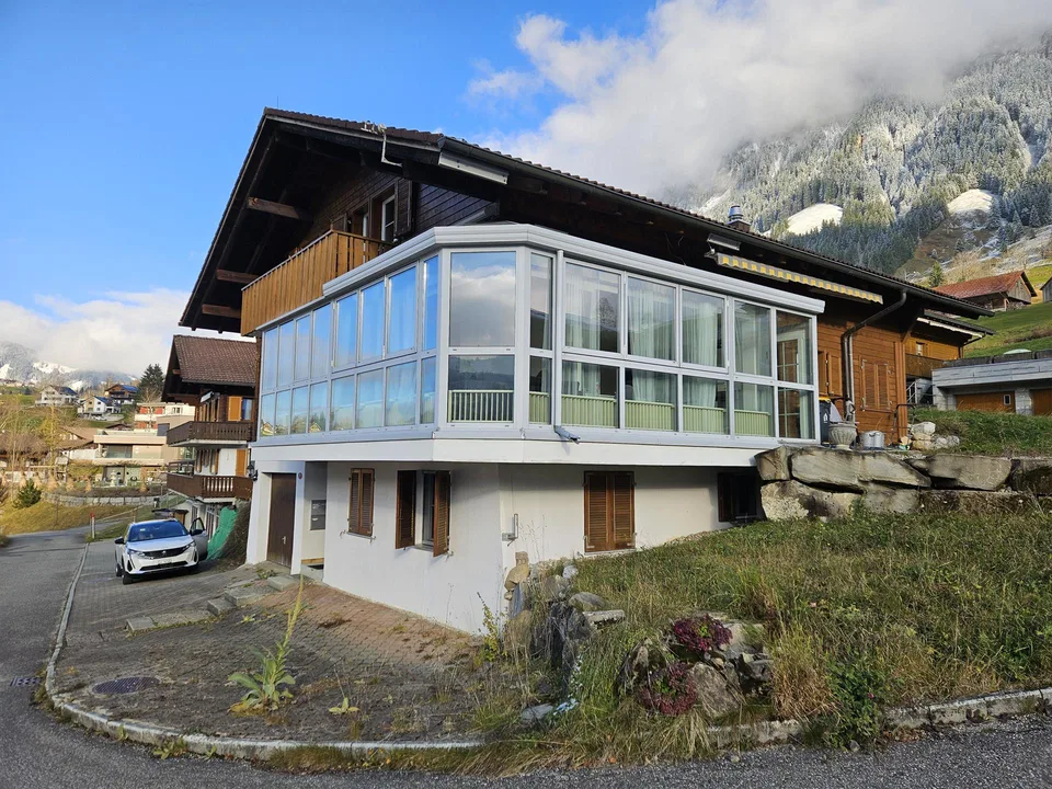 Einfamilienhaus mit Studio und Ferienwohnung