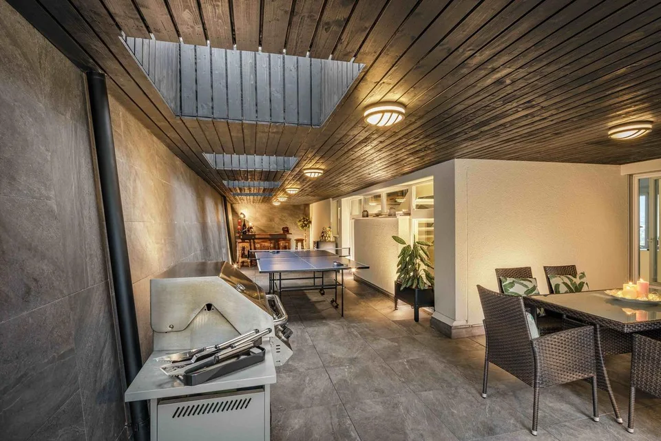 Exklusive Villa mit spektakulärer See- und Bergsicht – Foto 26 von 29