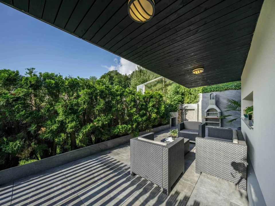 Exklusive Villa mit spektakulärer See- und Bergsicht – Foto 28 von 29