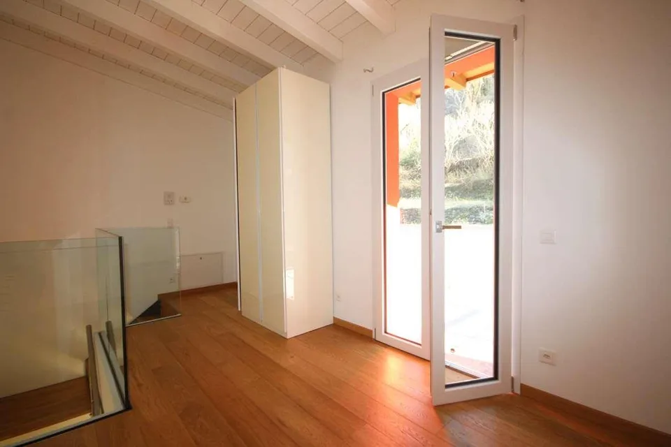 Mendrisio-Capolago: moderno 2,5 loc. duplex nel nucleo