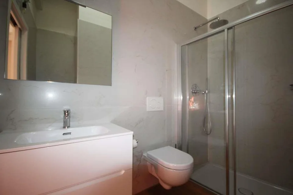 Mendrisio-Capolago: moderno 2,5 loc. duplex nel nucleo