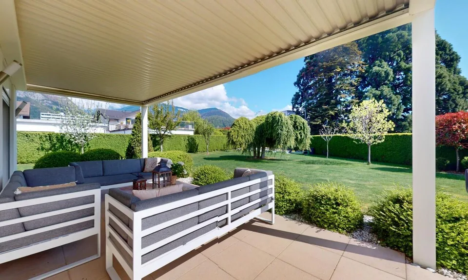 Außergewöhnliches möbliertes Haus in Aigle mit Aussicht und großem Garten