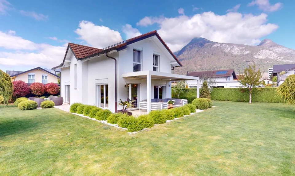 Außergewöhnliches möbliertes Haus in Aigle mit Aussicht und großem Garten