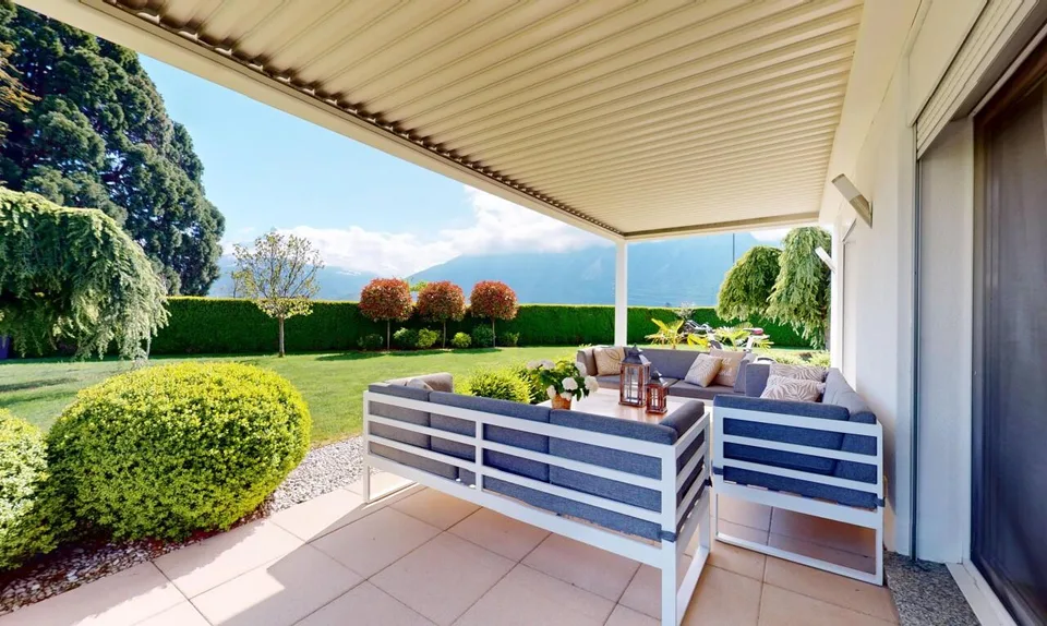 Maison meublée d’exception à Aigle avec vue et grand jardin