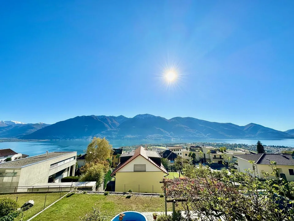 3-1/2 Zimmerwohnung mit Garten und Seeblick