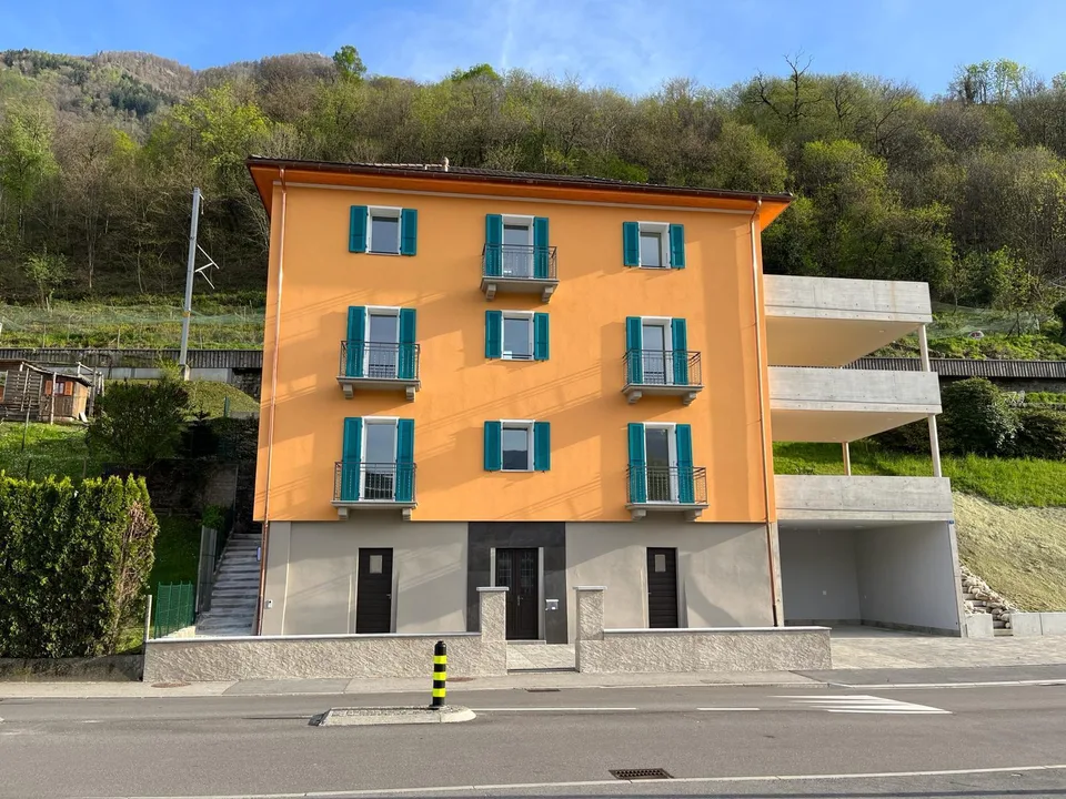 Wunderschönes Attika mit sonnige Terrasse über Bolle di Magadino
