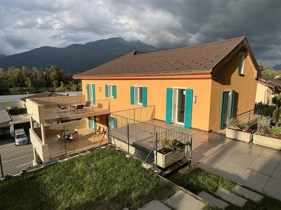 Wunderschöne Wohnung mit sonnige Terrasse über Bolle di Magadino