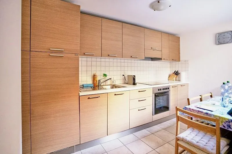 2 1/2-Zimmer-Wohnung mit Hallenbad / appartamento di 2 1/2 locali c...