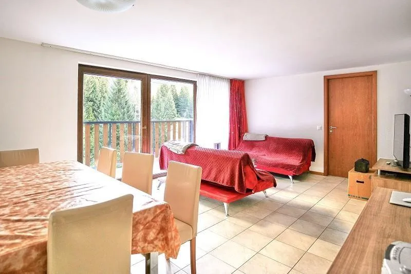 2 1/2-Zimmer-Wohnung mit Hallenbad / appartamento di 2 1/2 locali c...
