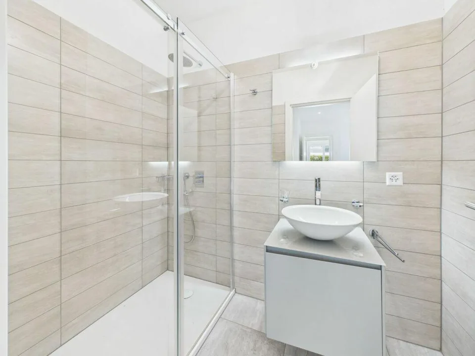 APPARTAMENTO 4.5 LOCALI CON GIARDINO – Foto 7 von 10