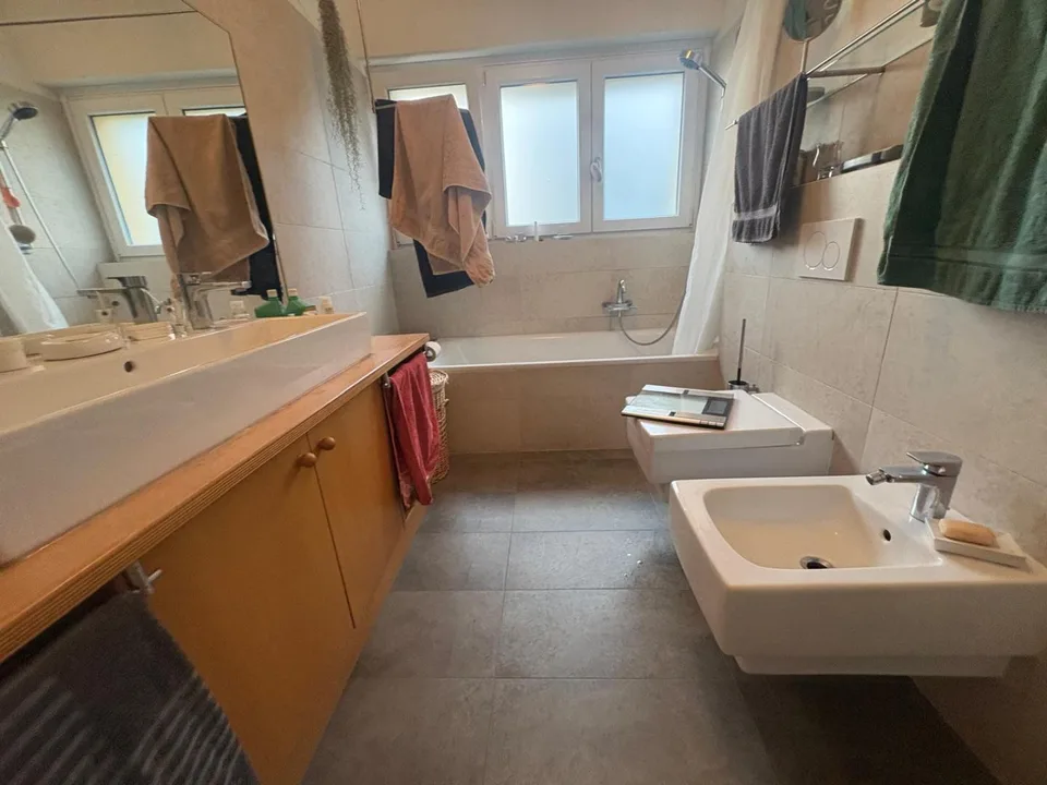 9-Zimmer-Villa mit grossem Garten, sehr ruhige, sonnige Aussichtsla... – Foto 8 von 25
