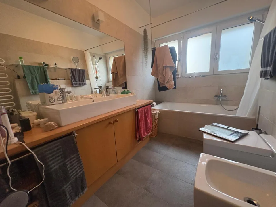 9-Zimmer-Villa mit grossem Garten, sehr ruhige, sonnige Aussichtsla... – Foto 10 von 25