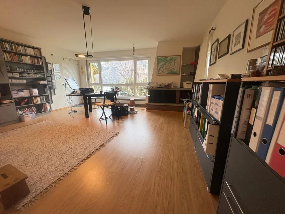 9-Zimmer-Villa mit grossem Garten, sehr ruhige, sonnige Aussichtsla... – Foto 24 von 25