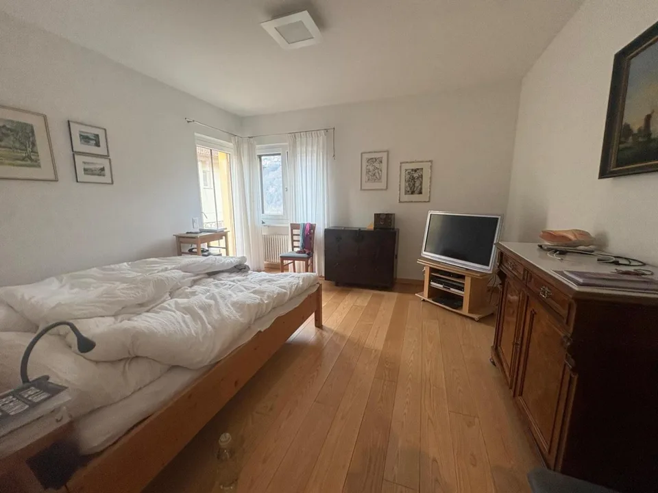 9-Zimmer-Villa mit grossem Garten, sehr ruhige, sonnige Aussichtsla... – Foto 7 von 25