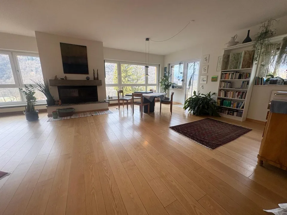 9-Zimmer-Villa mit grossem Garten, sehr ruhige, sonnige Aussichtsla...