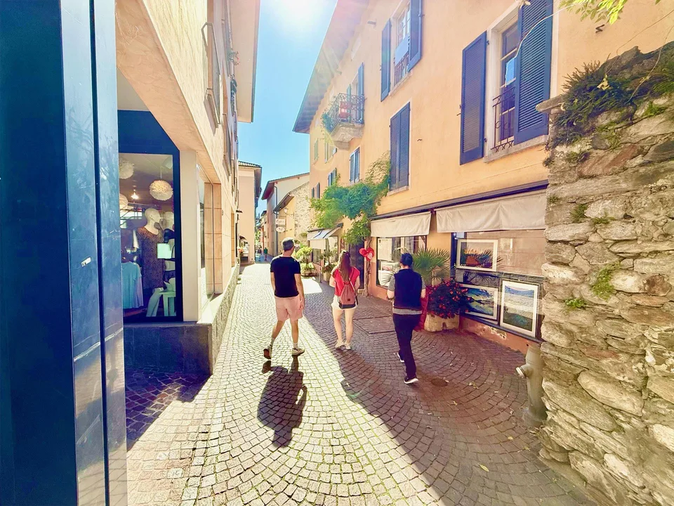 Investment 2 shops