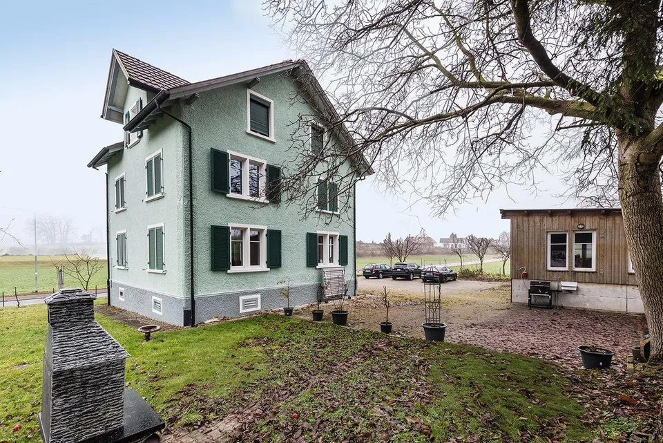 Mehrfamilienhaus mit großem Grundstück und viel Potenzial in Münchw...