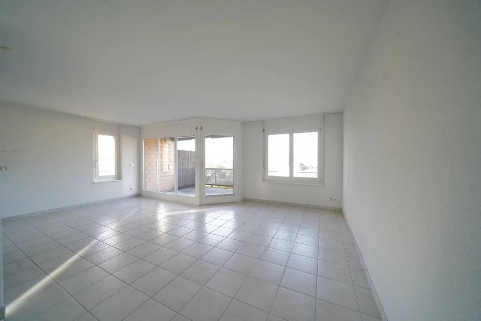 Schwellenlose 4.5-Zimmer-Wohnung mit grossem Balkon und Lift