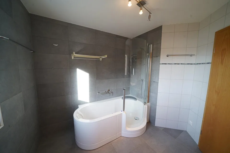 Schwellenlose 4.5-Zimmer-Wohnung mit grossem Balkon und Lift – foto 9 di 15