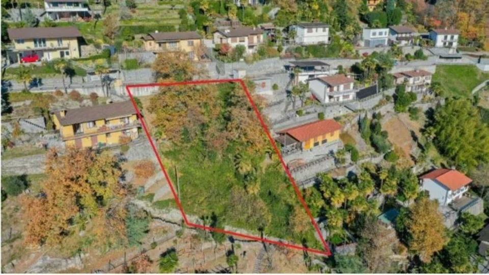 Attraktives Baugrundstück in Agarone mit Weitsicht