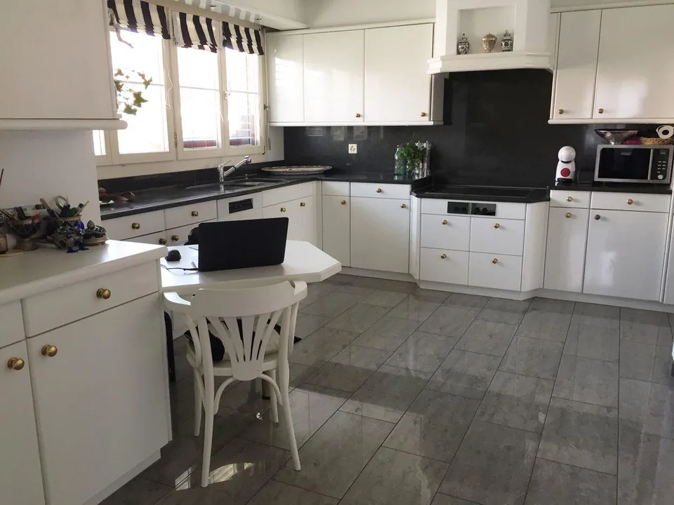 Exklusive Penthouse-Duplex mit 267m2 in Volketswil mit Studio von 8...