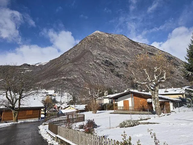 Casa unifamiliare con giardino e 2 rustici da ristrutturare molto s... – Foto 20 von 30