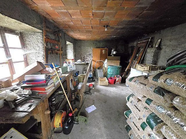 Casa unifamiliare con giardino e 2 rustici da ristrutturare molto s... – Foto 17 von 30