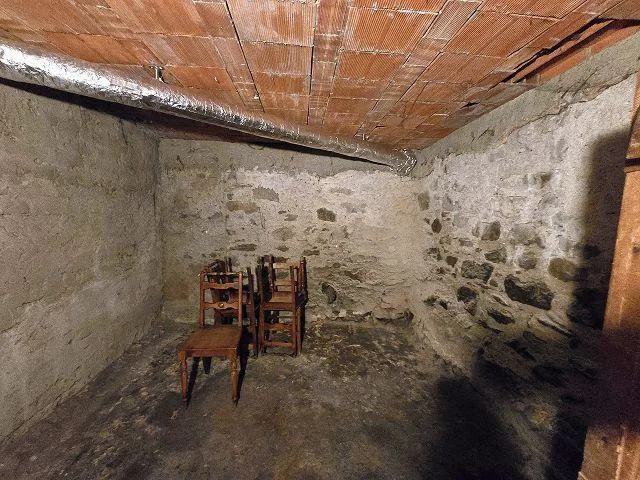 Casa unifamiliare con giardino e 2 rustici da ristrutturare molto s... – Foto 16 von 30