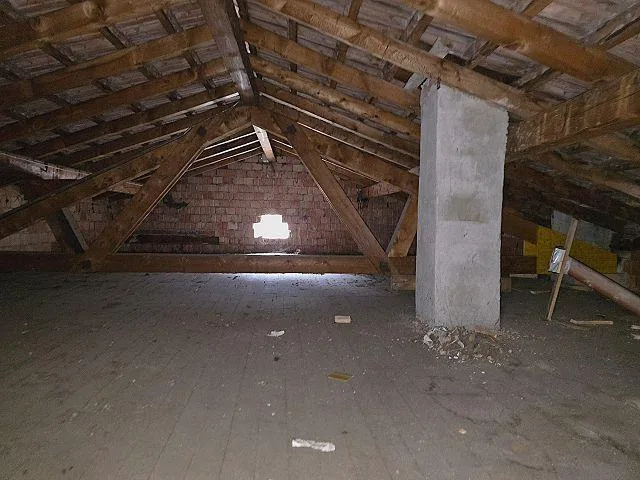Casa unifamiliare con giardino e 2 rustici da ristrutturare molto s... – Foto 11 von 30