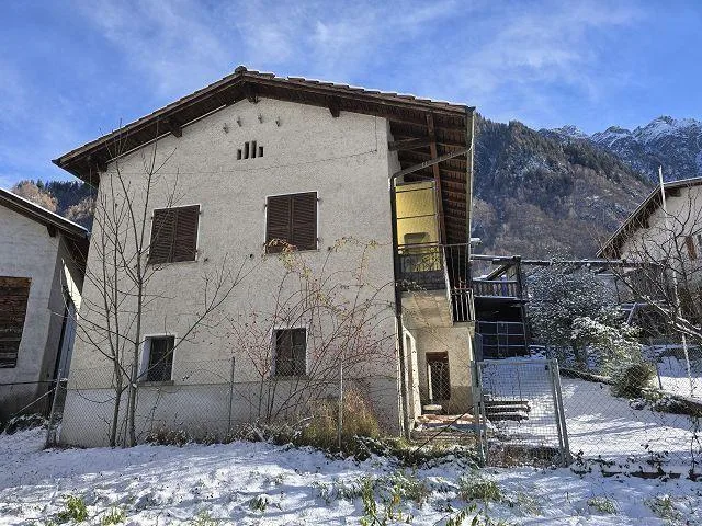 Casa unifamiliare con giardino e 2 rustici da ristrutturare molto s... – Foto 25 von 30