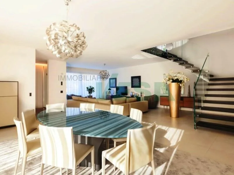 Moderna villa nuova con spettacolare vista panoramica e piscina