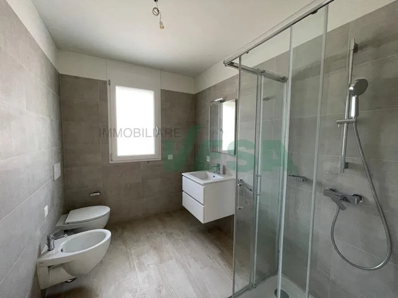 Nuova, piccola e curata palazzina in zona molto soleggiata e comoda – Foto 6 von 11