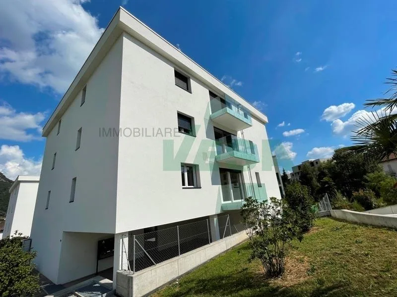 Nuova, piccola e curata palazzina in zona molto soleggiata e comoda – Foto 7 von 11