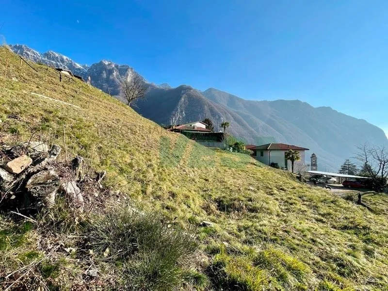 Bel terreno con vista panoramica