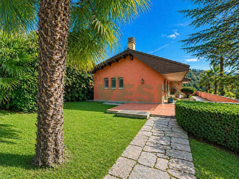 Interessante grande terreno pianeggiante con molto potenziale