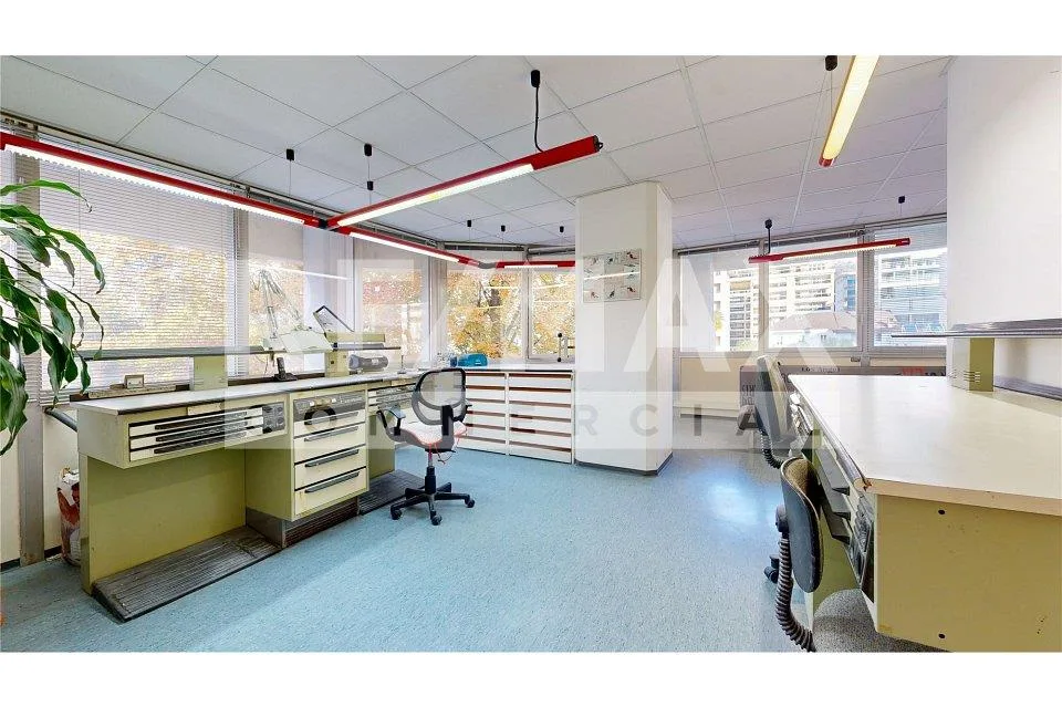 Ufficio-laboratorio di 3 locali